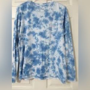 Vineyard vines long sleeve tie dye tee